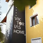 Viktorias In *