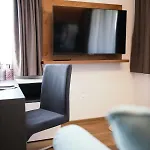 Viktorias In Apartment *