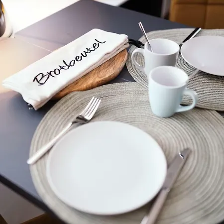 Отель Hotel Viktorias Home In Kufstein 4*