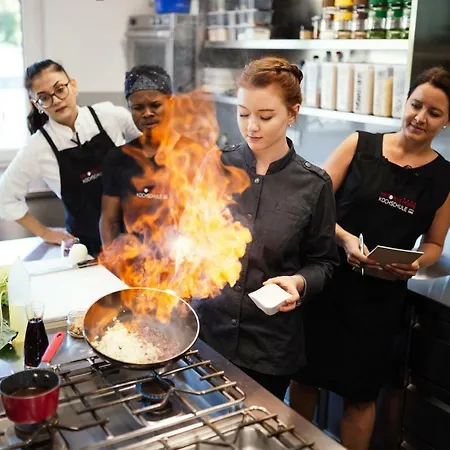 Viktorias In Hotel 4*